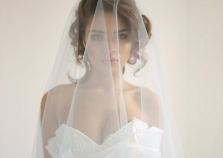 How to attach a wedding veil?