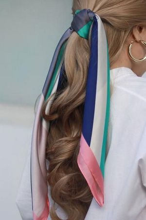Шелковый платок - модный аксессуар 