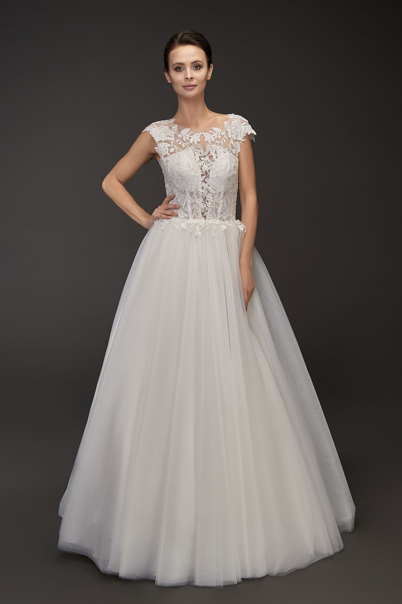 Wedding dress princess, Classic blush sleeveless bridal gown, Embroidered lace wedding dress, Vickie