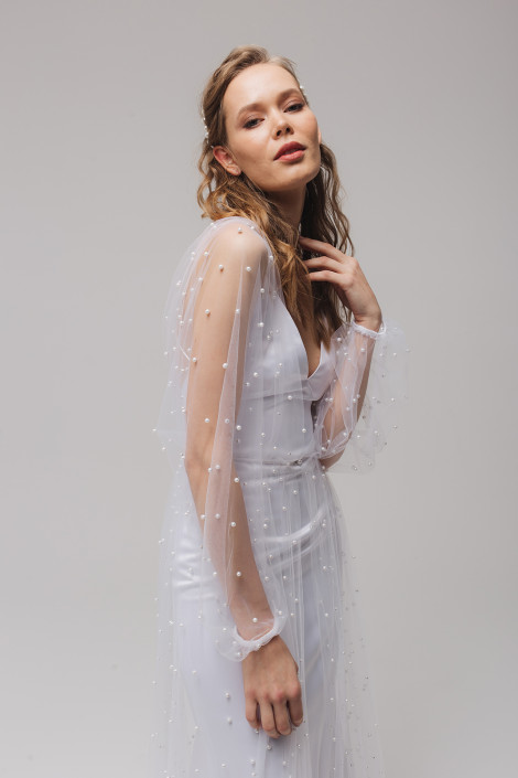 Seidenhochzeitskleid ,Satin elegantes Brautkleid mit einem zusätzlichen perlenbesetzten Tüllumhang ,Charlotte.