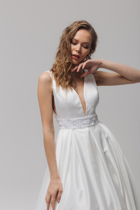 A line tea length wedding dress, Vintage style tea length wedding dress, Tea length white ball gown wedding dress, Daniela 5
